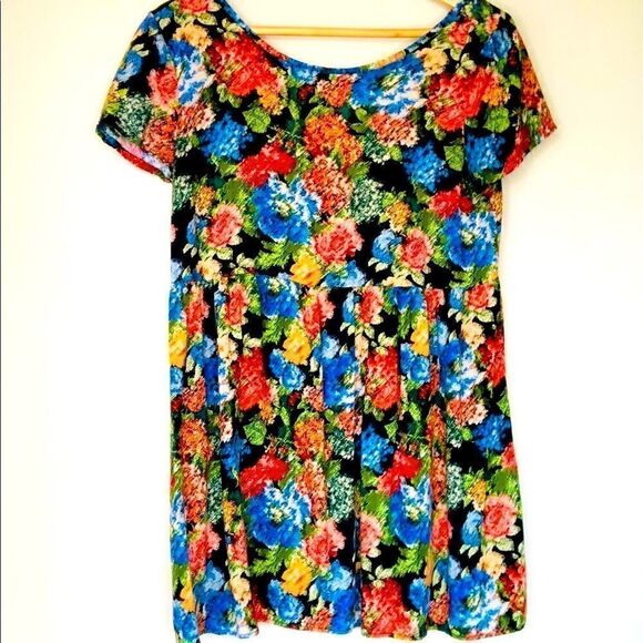 Forever 21 Short-Sleeve Floral Peasant Top, (L) - Picture 13 of 14